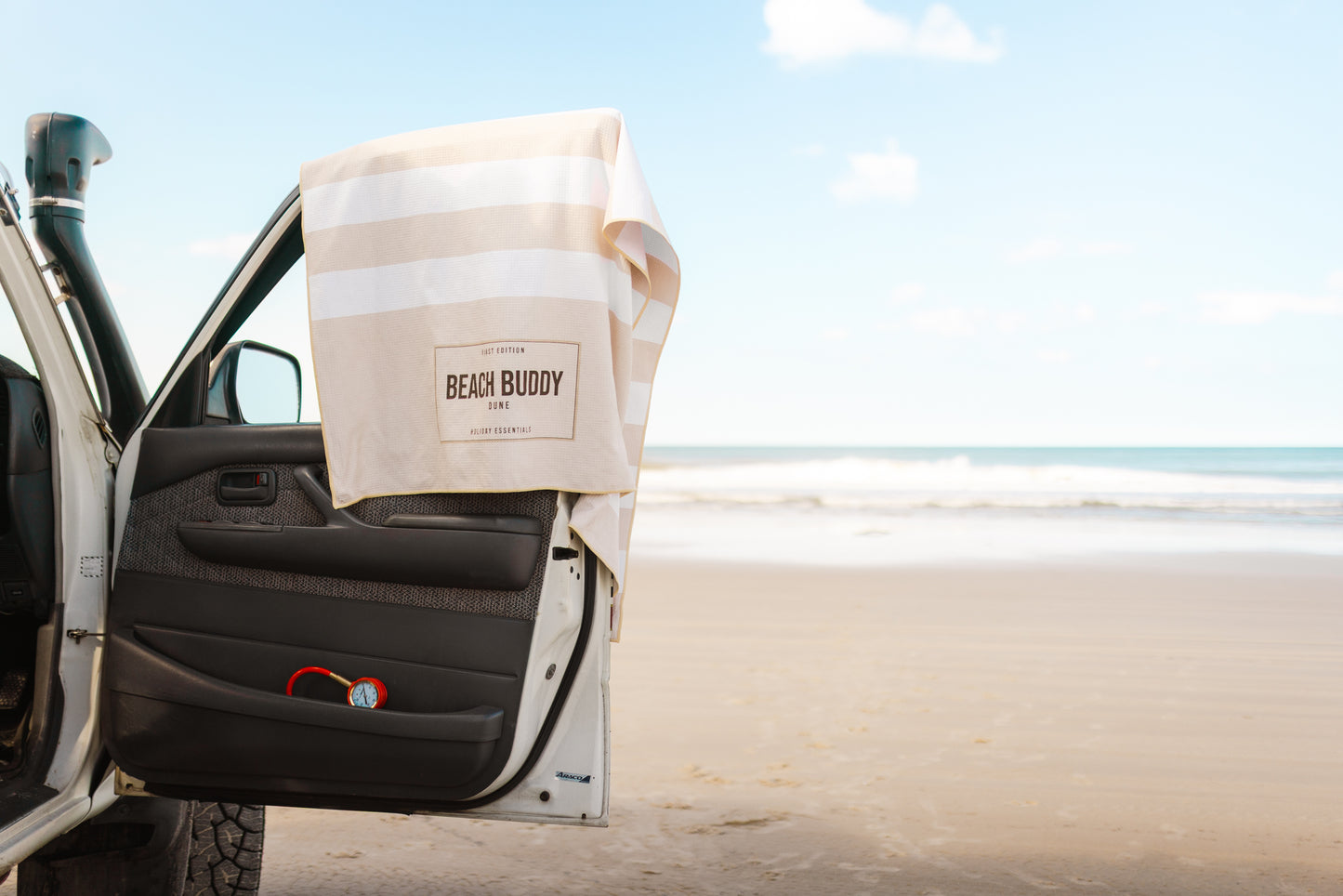 Dune - Magnetic Sand Free Beach Towel